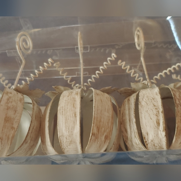 🆕 Distressed Ivory Metal Pumpkin Name Card Holders - Picture 4 of 5